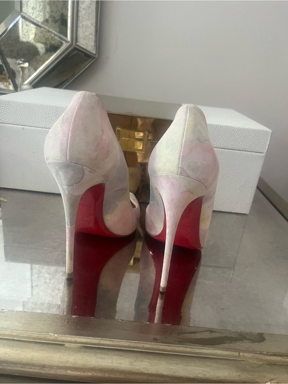 Christian Louboutin Red-Soled Pointed Toe Stiletto Heels with Pastel Upper - Picture 3 of 6